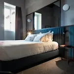 Отель Mimesis 11 - Boutique 4*